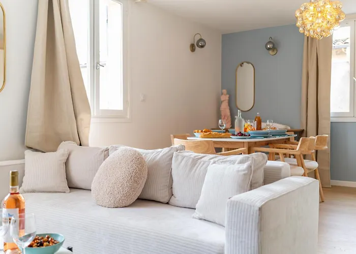 Appartement Raffinement Coeur De Lumineux Nîmes